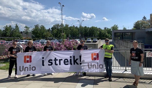 Guro Lind på besøk hos streikende medlemmer ved Kreftregisteret (OUS)